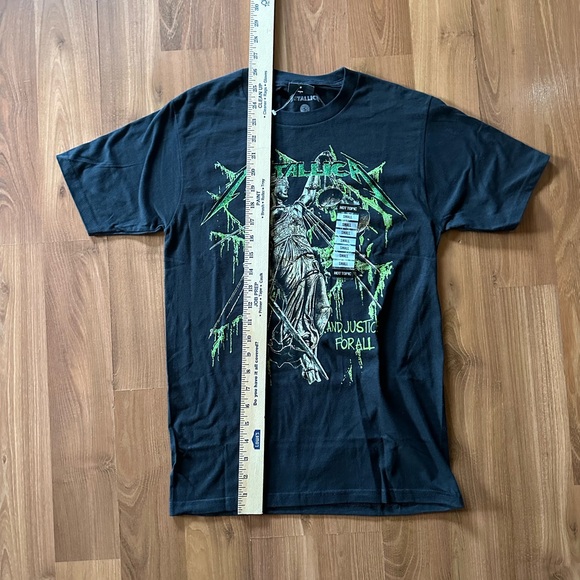 ๐ NWT Metallica And Justice For All T-Shirt size Small Hot Topic ๐ - Picture 5 of 6